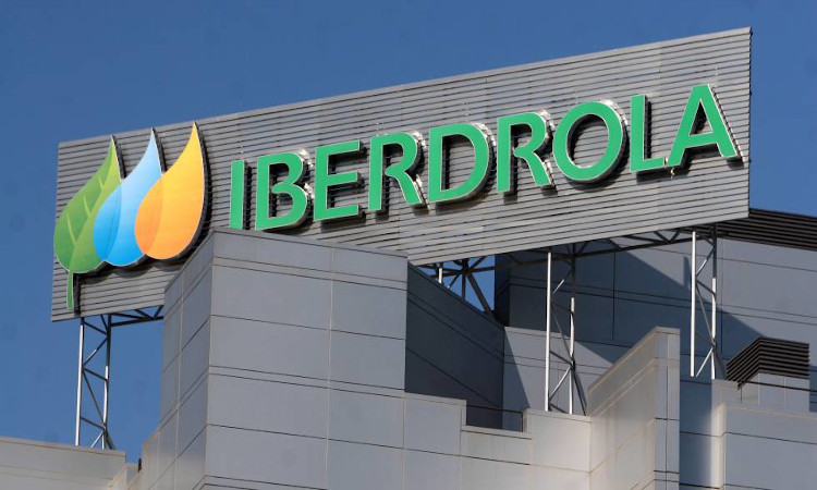 Iberdrola impulsa su apuesta por las renovables en Italia y aspira a una cartera de 3 GW en 2025 en el país
