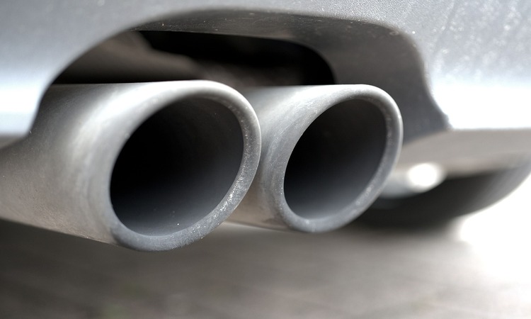 Expertos de la UMA apuntan que los biocombustibles podrían reducir un 90% la emisión de humo negro en vehículos