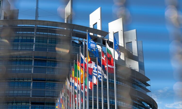 Bruselas veta las ayudas a la gasolina y al gasóleo vigentes en España a pesar del disparatado precio de los carburantes 