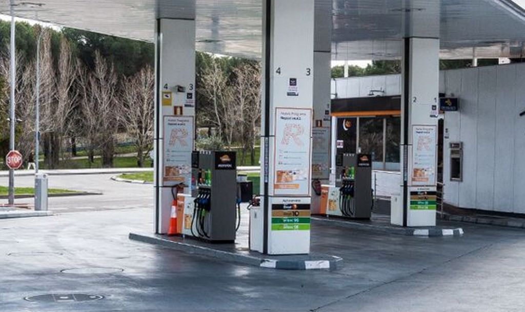 Gasolineras 'low-cost': ¿ofrecen combustible de la misma calidad que las tradicionales?