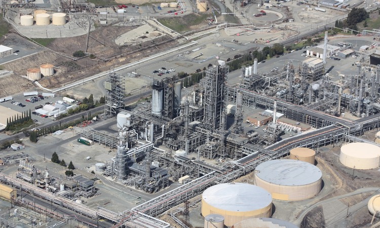 Repsol lanza la producción a gran escala de combustibles renovables en España