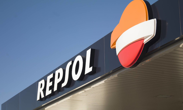 Repsol aparca la venta de su filial comercial con la vista en su negocio verde
