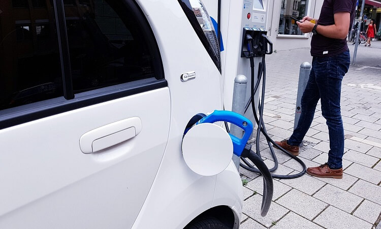 La UE importará como máximo 350.000 coches híbridos chinos al año